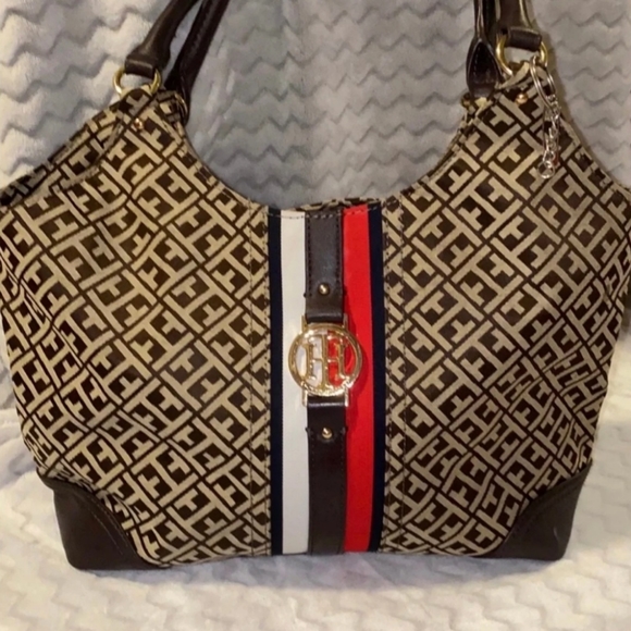Tommy Hilfiger purse - Picture 2 of 11